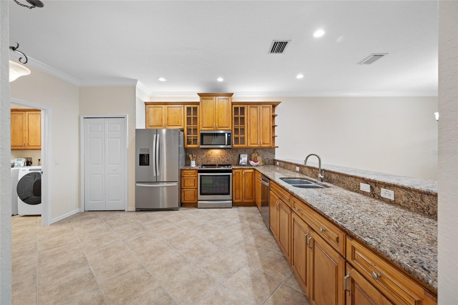 Lots of Cabinetry & Counterspace! - 9719 TAYLOR ROSE LN, SEMINOLE
