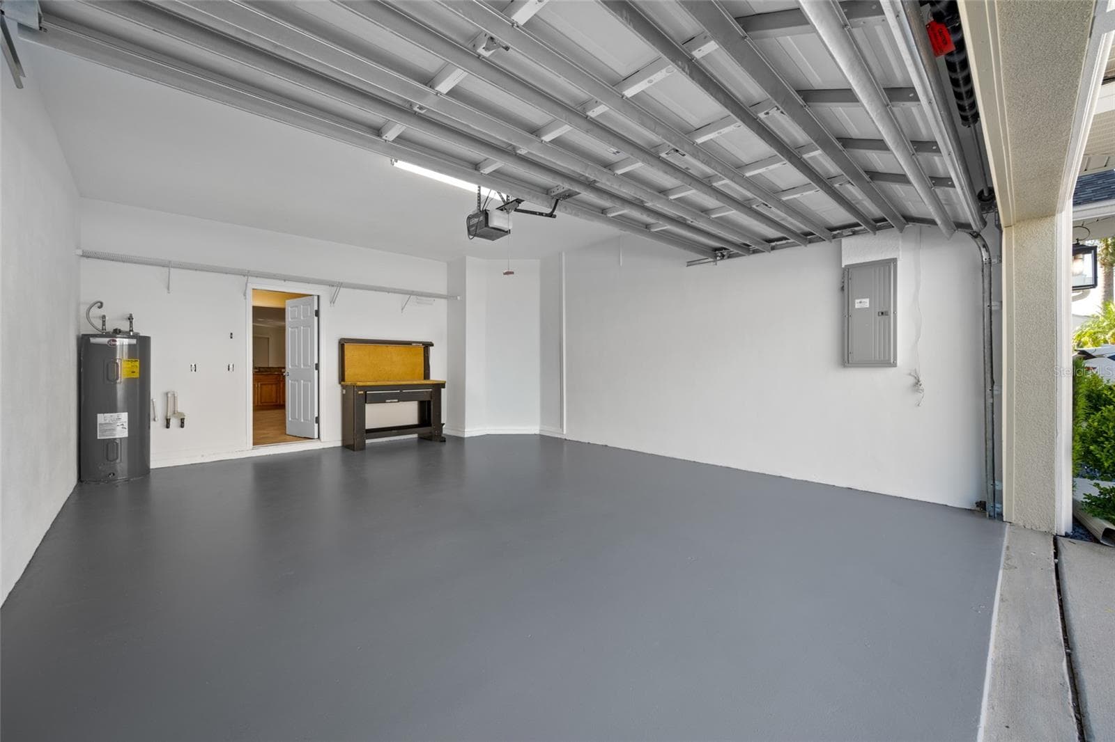 Freshly Painted Garage Walls, Ceiling & Floor! - 9719 TAYLOR ROSE LN, SEMINOLE
