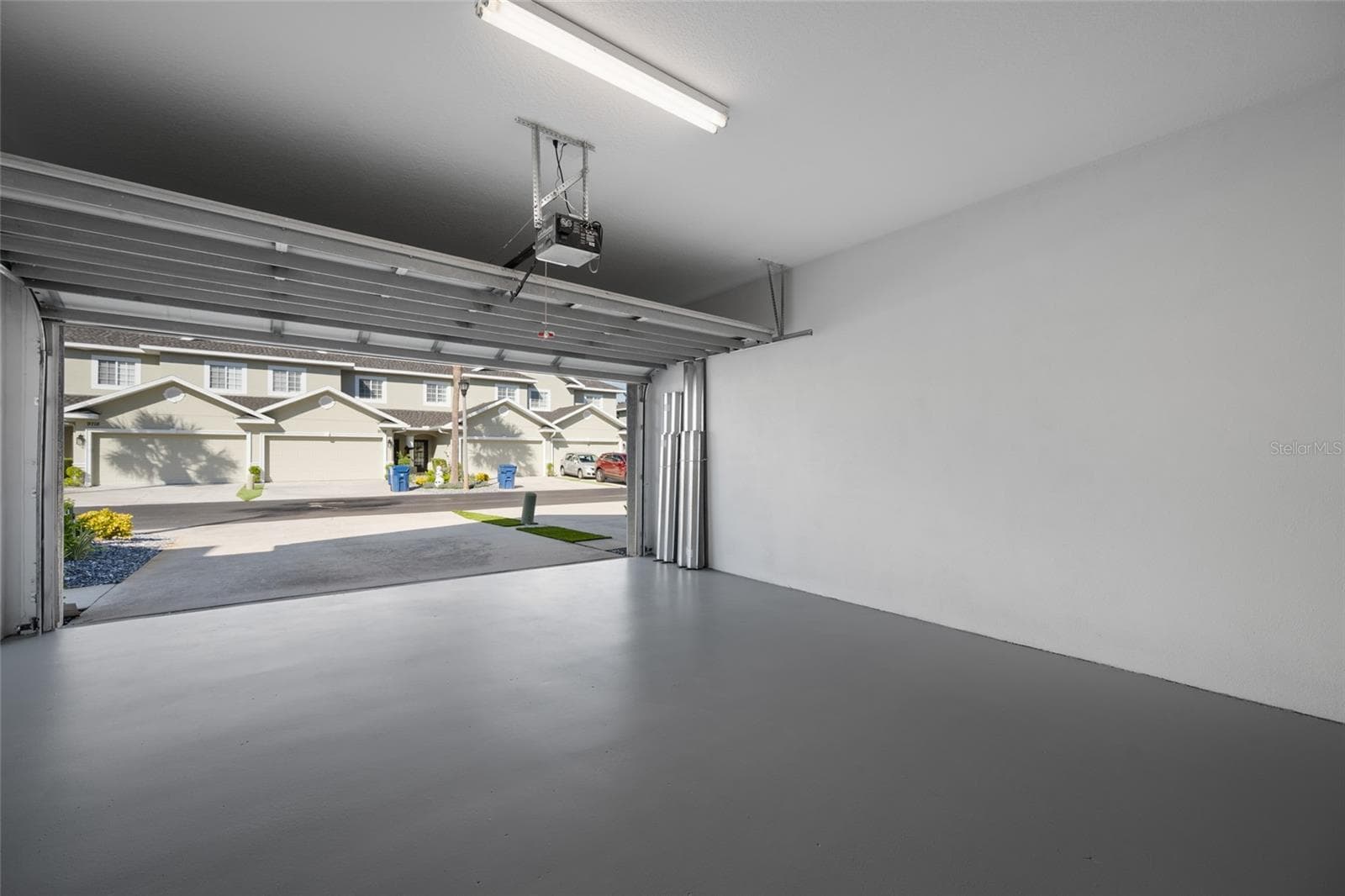 Automatic Garage Door Opener w/Remote! - 9719 TAYLOR ROSE LN, SEMINOLE