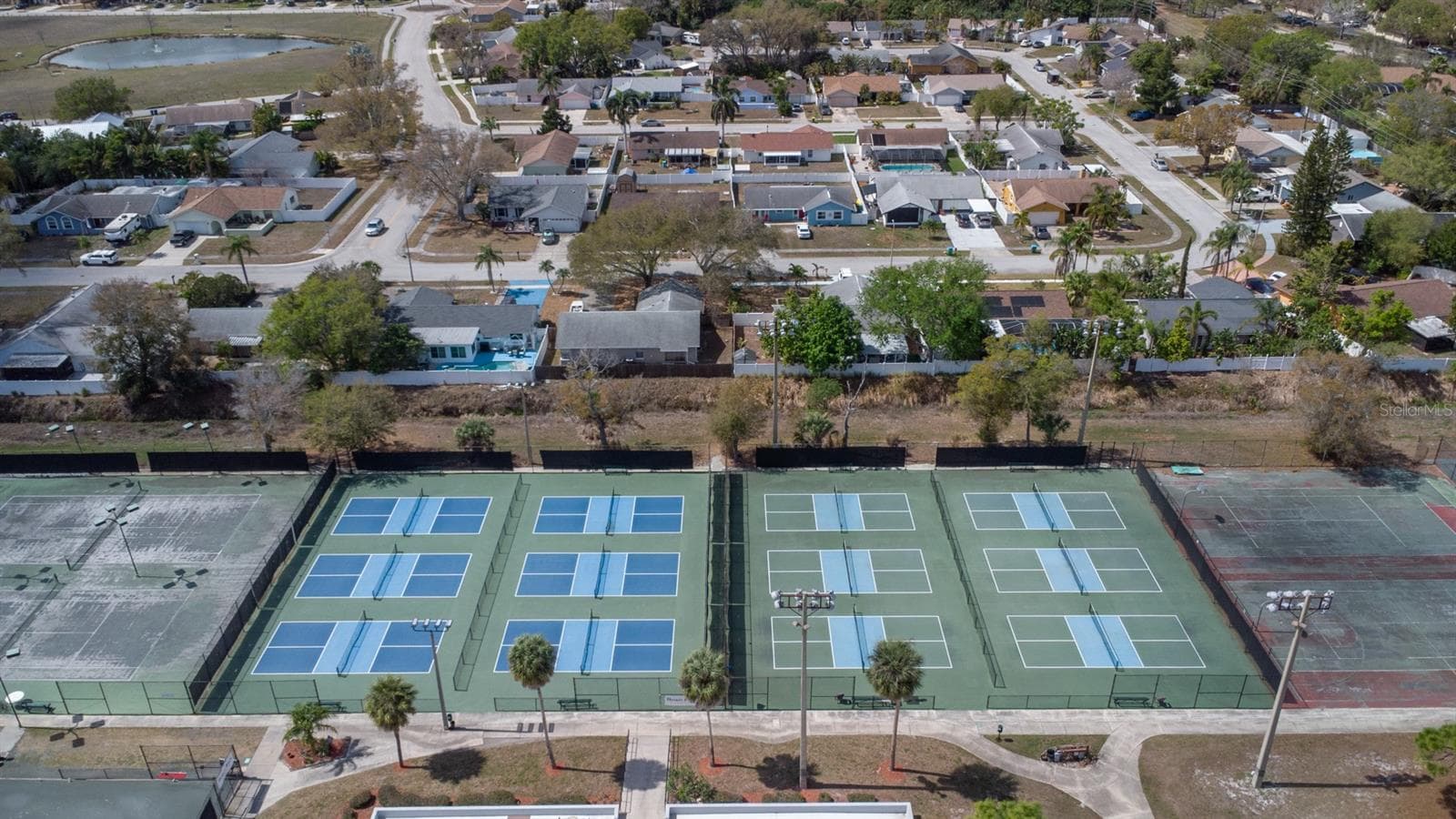 Lots of Pickleball Courts in Bardmoor! - 9719 TAYLOR ROSE LN, SEMINOLE