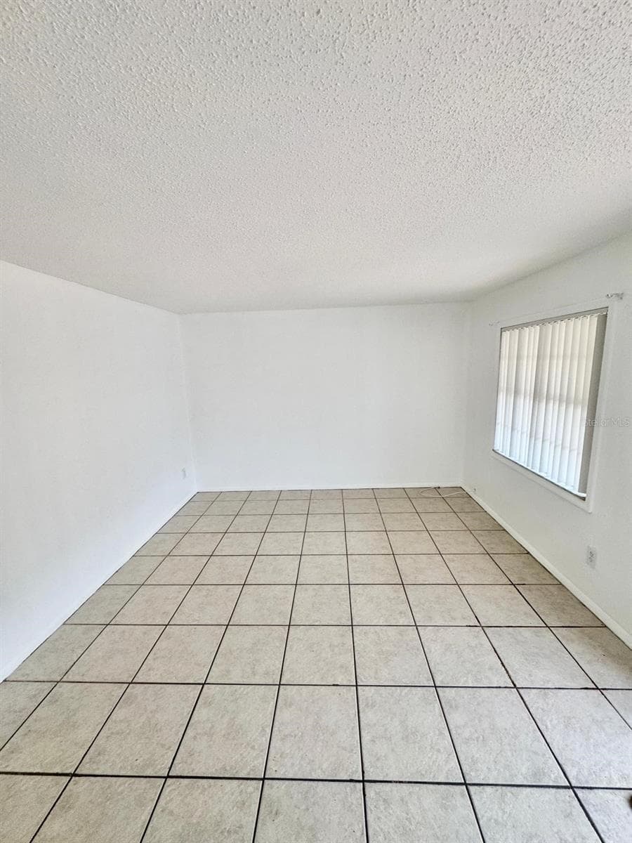 Condominium at 715 MICHIGAN CT #3, ST CLOUD, photo 4 of 8