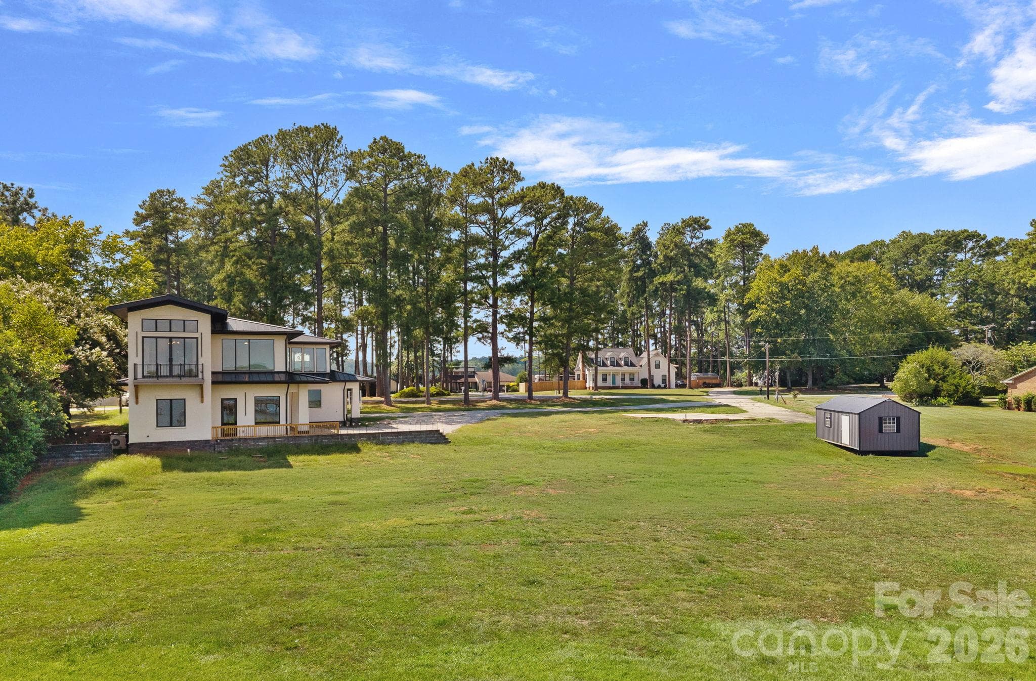 Single Family Residence at 627 Isle Of Pines Road, Mooresville, photo 9 of 47