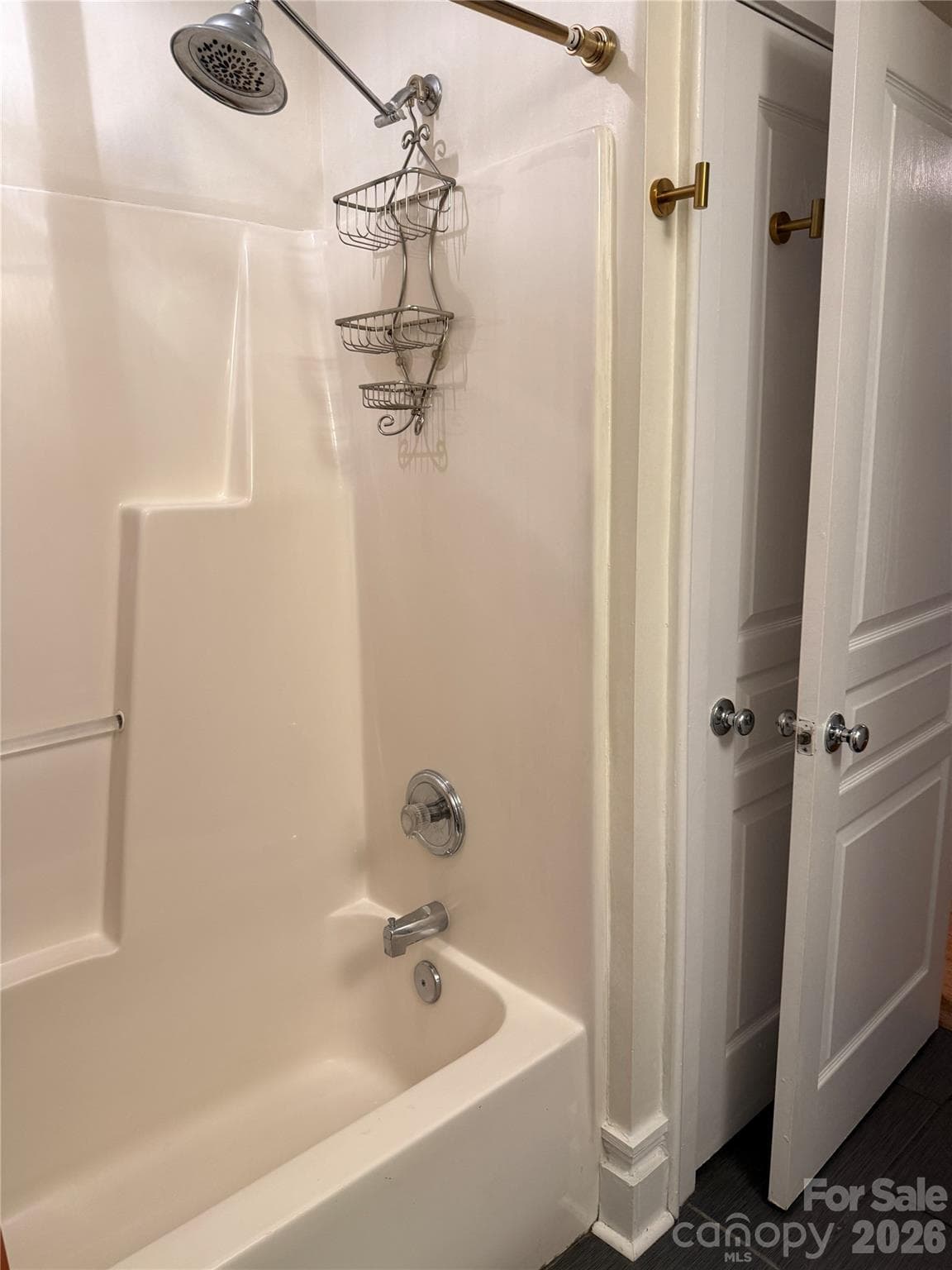 Tub/Shower - 404 Laurel Avenue, Charlotte