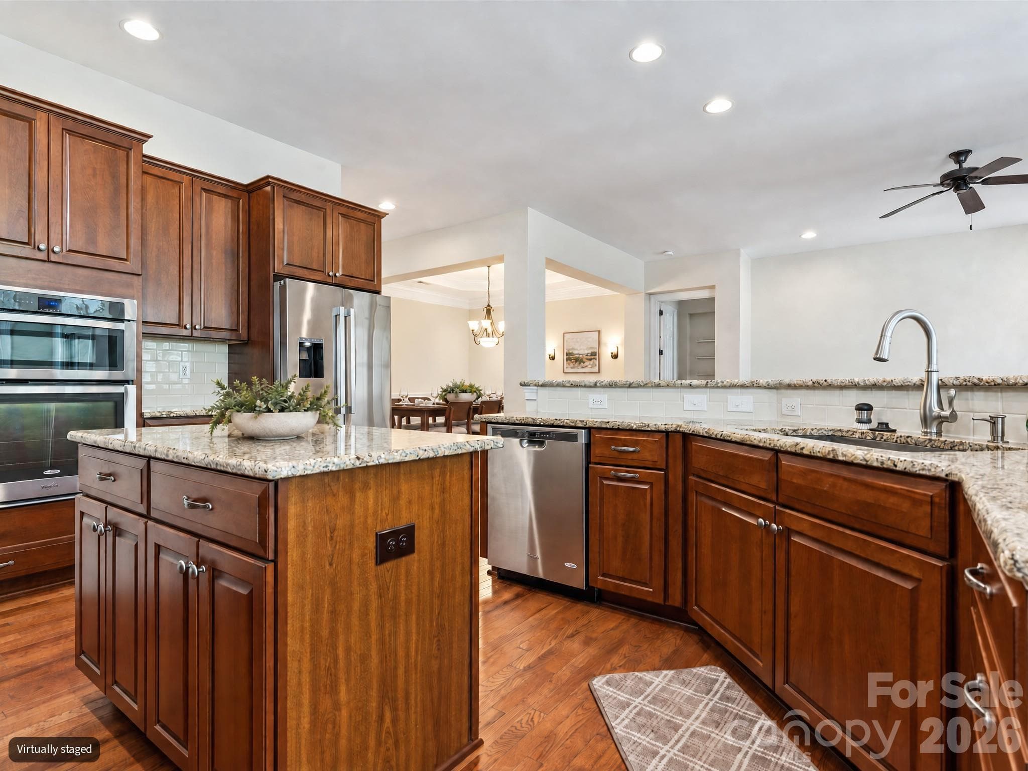 Single Family Residence at 16826 Coves Edge Lane, Charlotte, photo 7 of 40