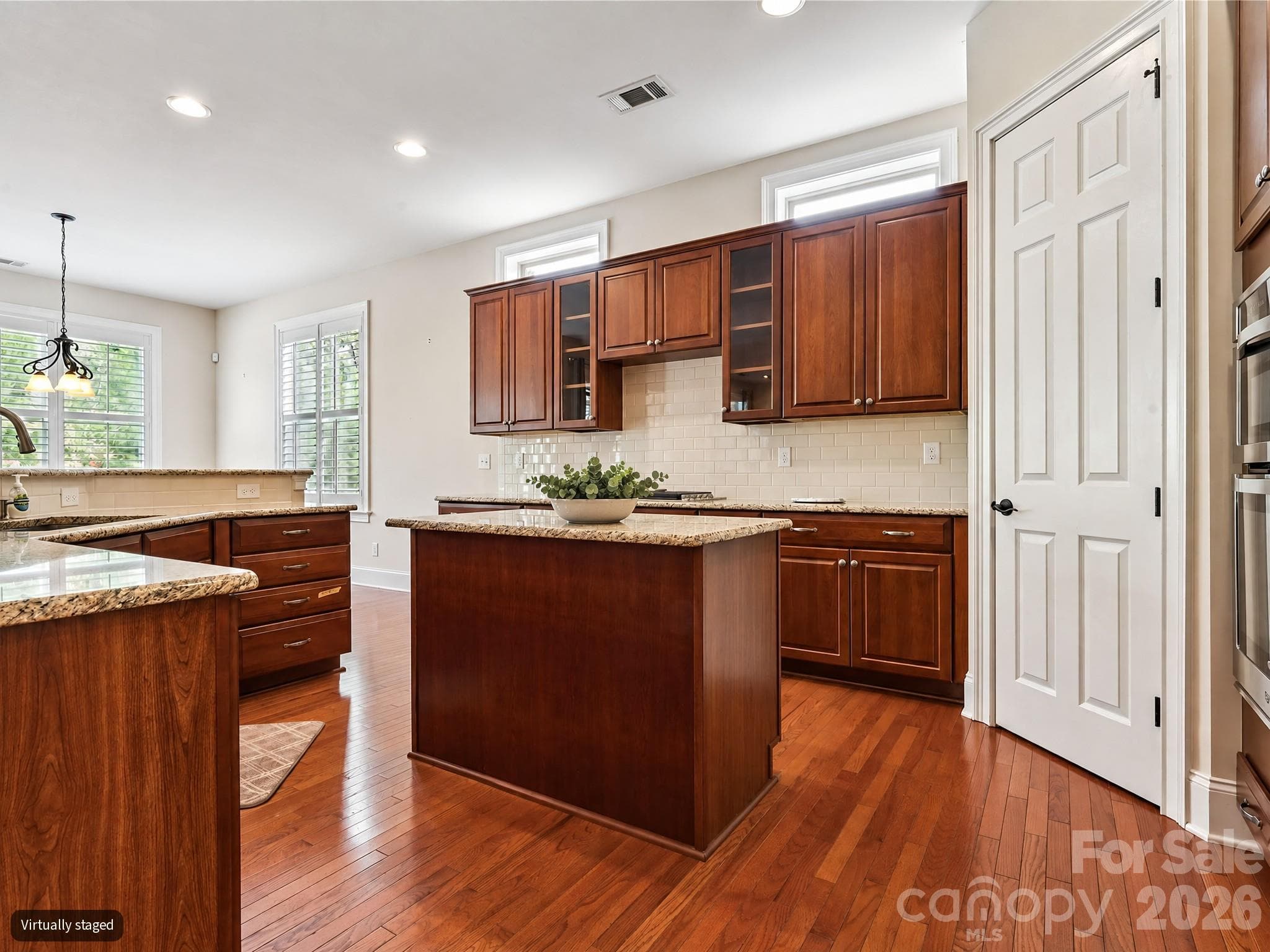 Single Family Residence at 16826 Coves Edge Lane, Charlotte, photo 8 of 40