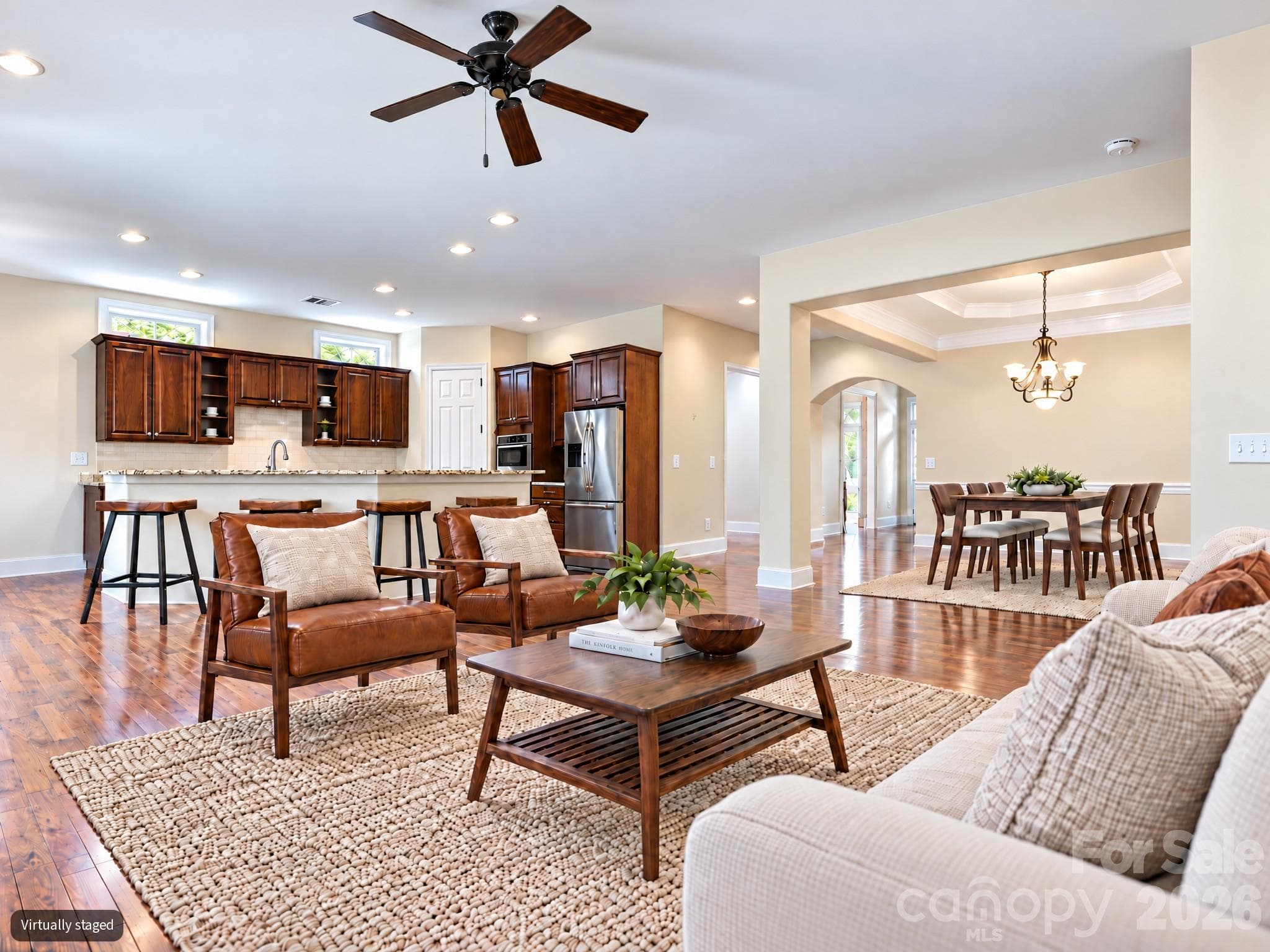 Single Family Residence at 16826 Coves Edge Lane, Charlotte, photo 11 of 40