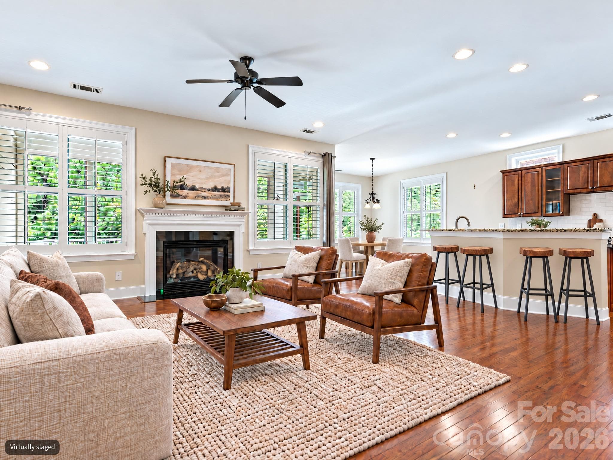 Single Family Residence at 16826 Coves Edge Lane, Charlotte, photo 14 of 40