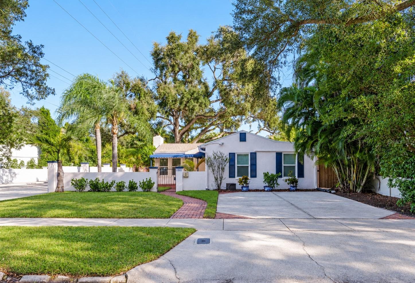 Single Family Residence at 2633 W SUNSET DR, TAMPA, photo 4 of 68