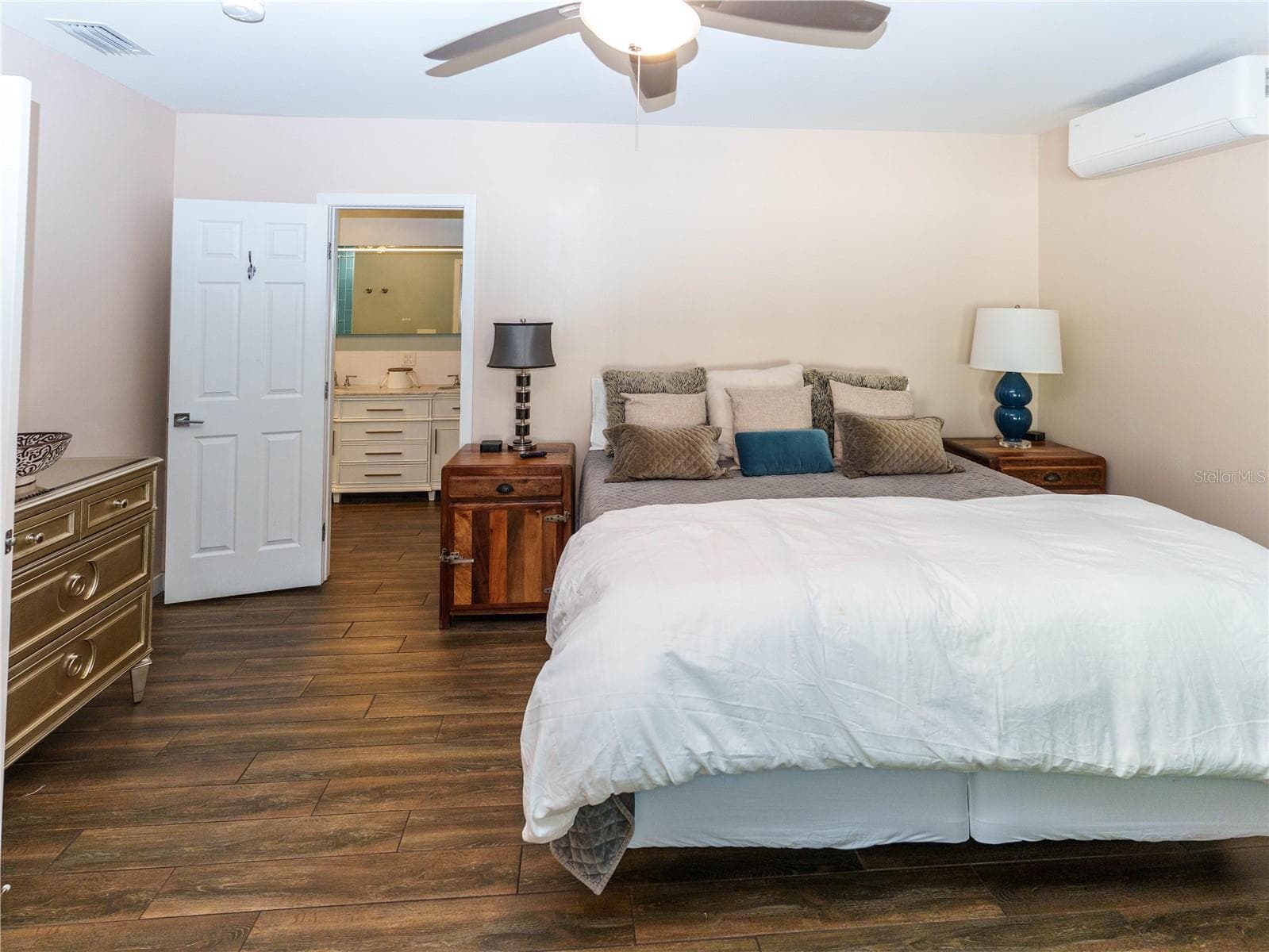 Single Family Residence at 2633 W SUNSET DR, TAMPA, photo 44 of 68