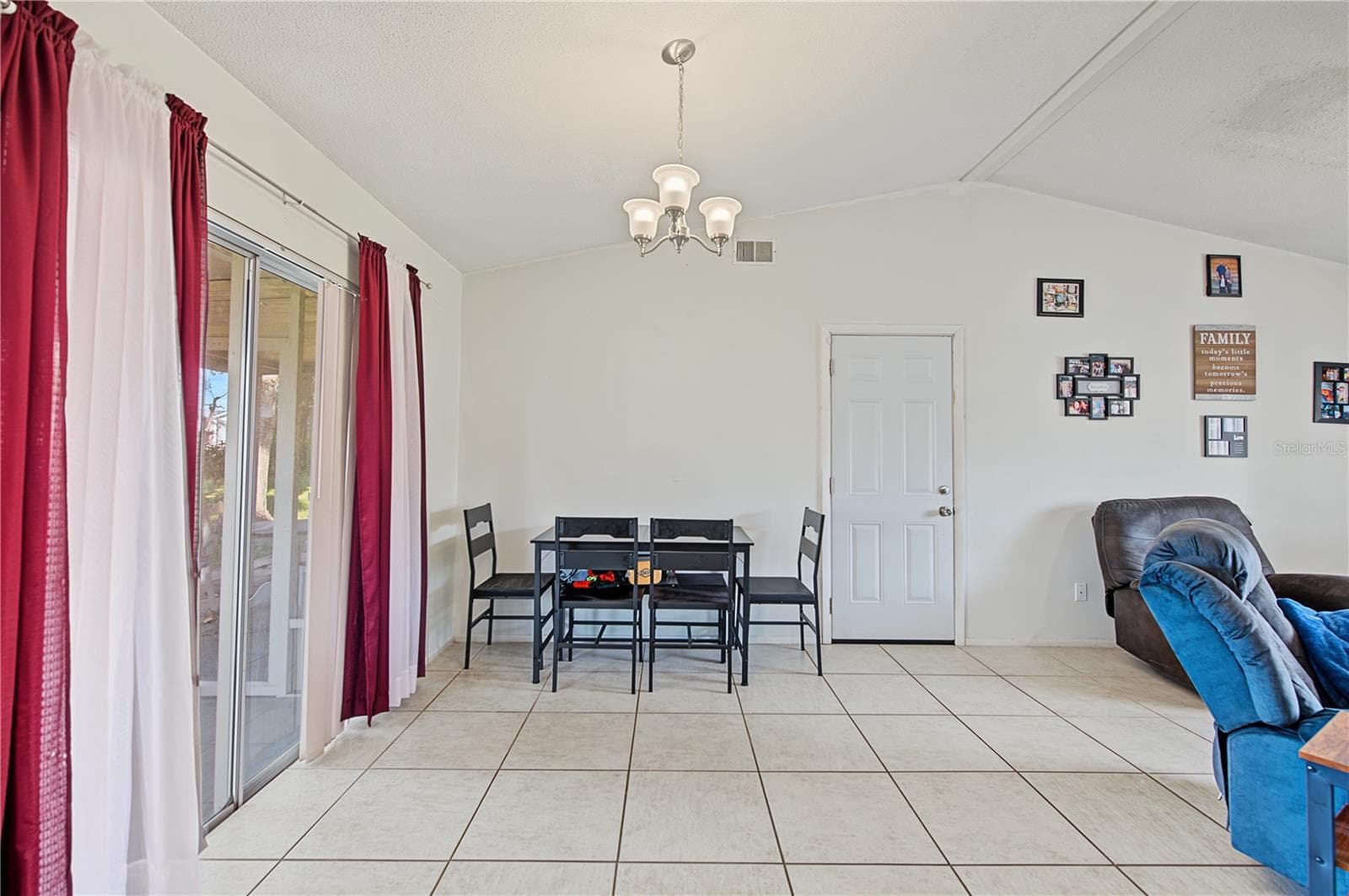 Dining/ living room - 10465 MAYFLOWER RD, SPRING HILL