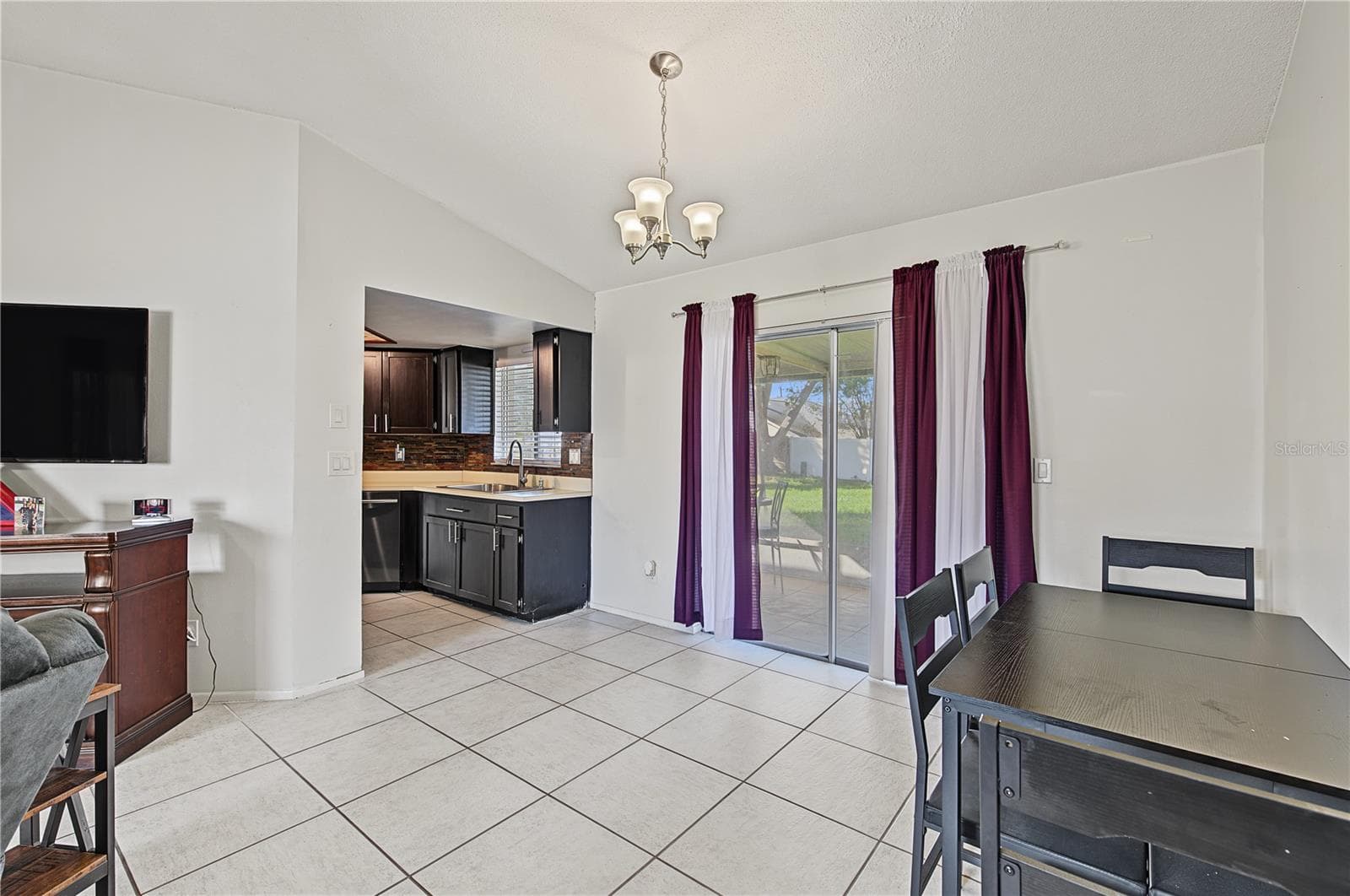 dining area - 10465 MAYFLOWER RD, SPRING HILL