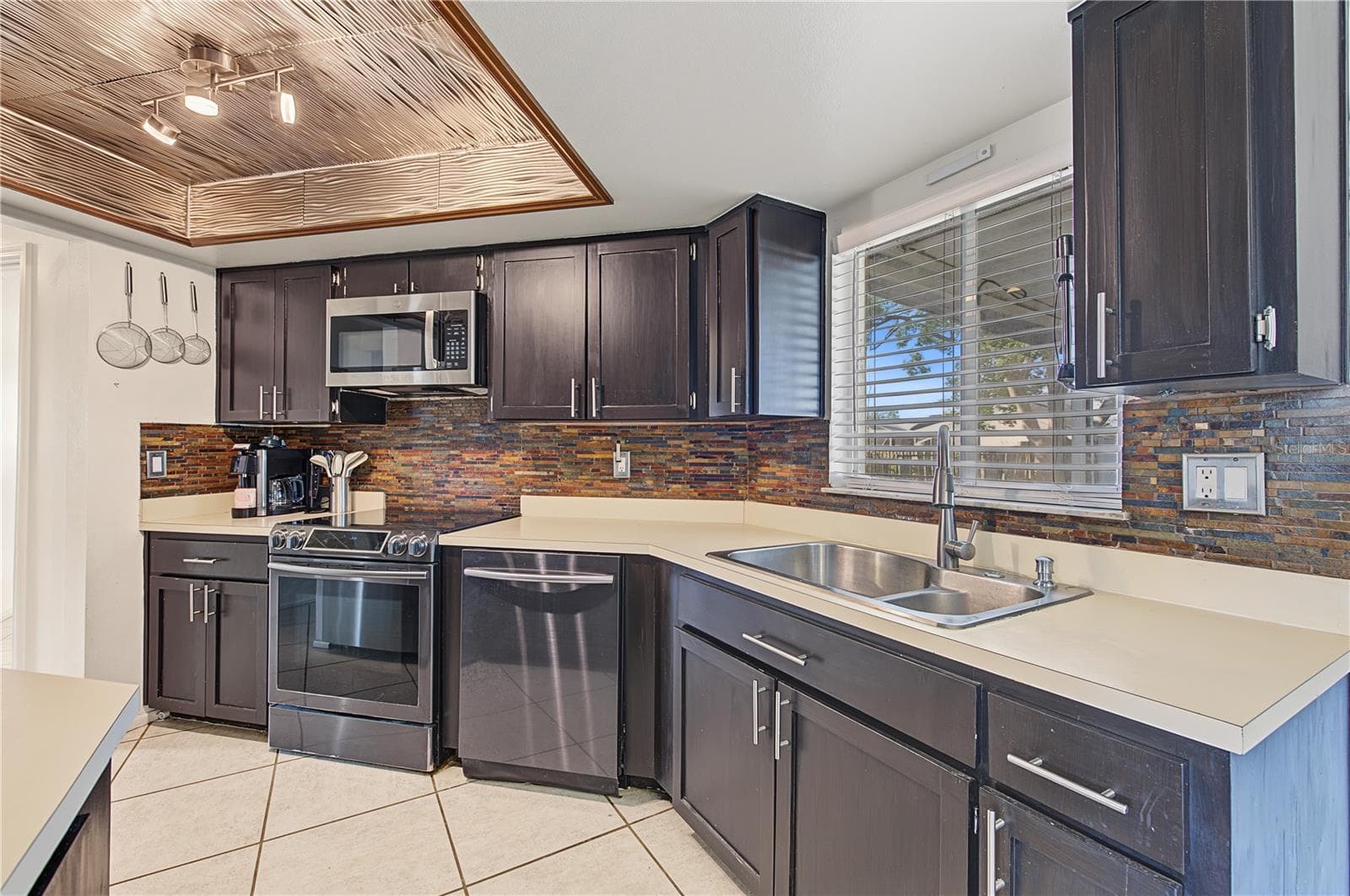 Kitchen - 10465 MAYFLOWER RD, SPRING HILL