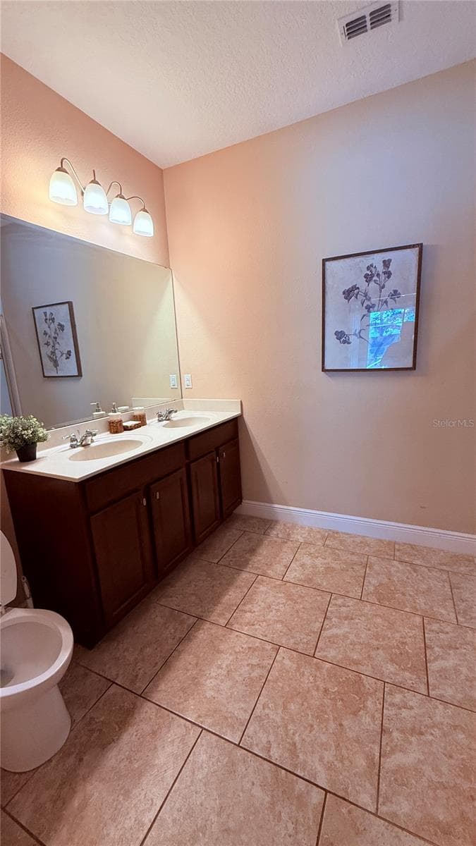 Single Family Residence at 5377 OAKBOURNE AVE, DAVENPORT, photo 15 of 43
