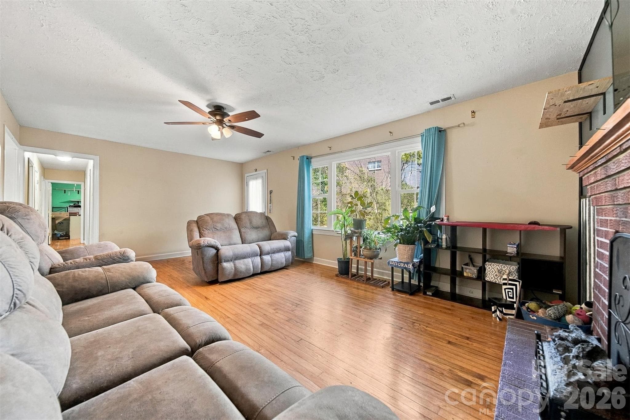 Single Family Residence at 640 Diamondhead Drive, Lenoir, photo 5 of 33