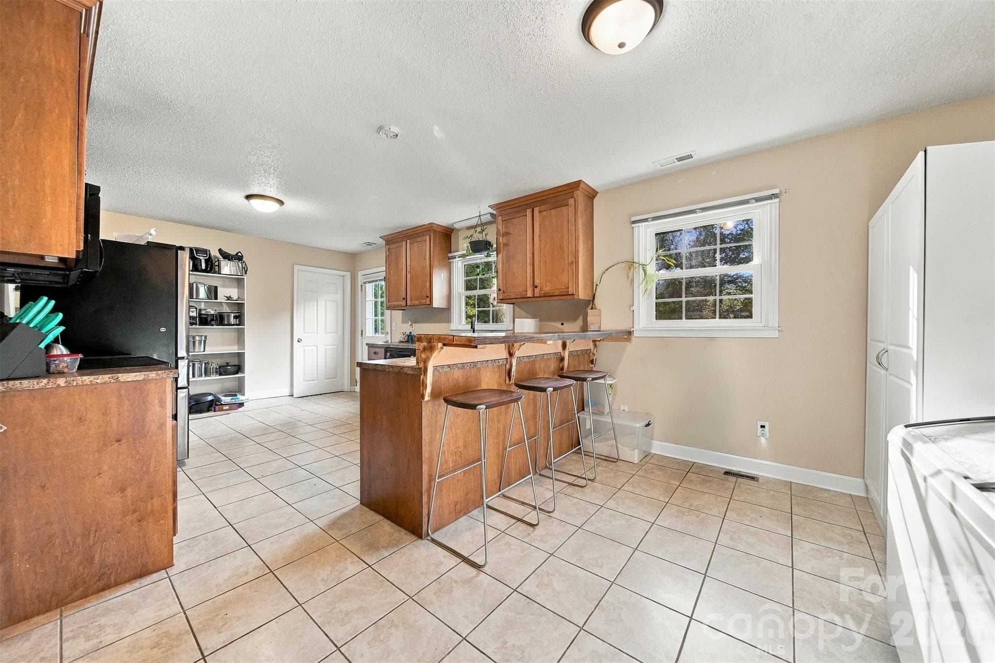 Single Family Residence at 640 Diamondhead Drive, Lenoir, photo 7 of 33