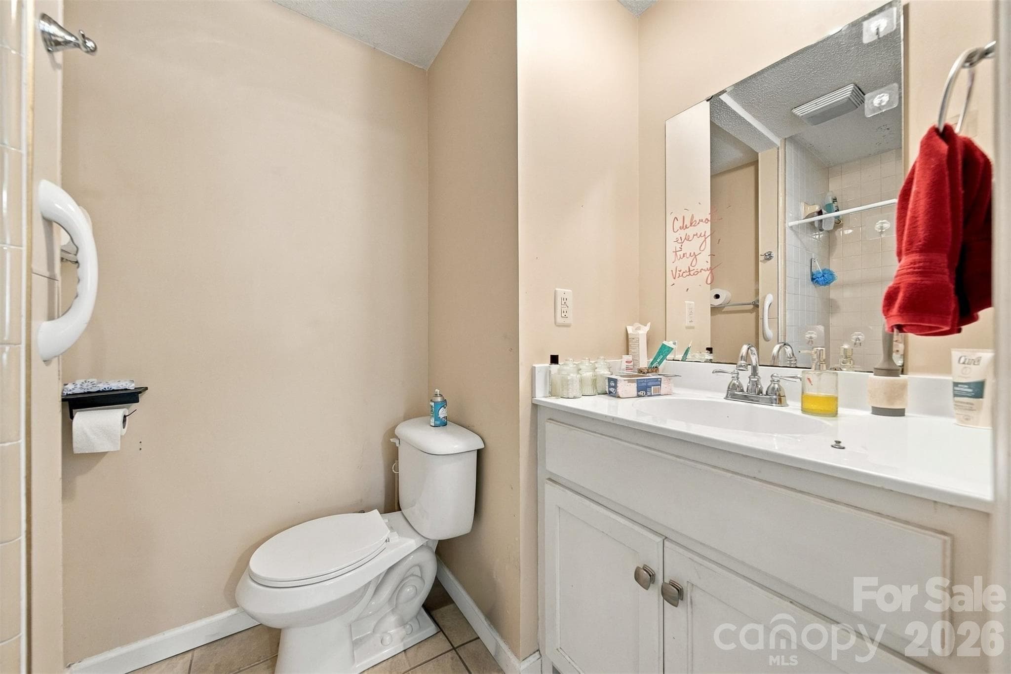 Single Family Residence at 640 Diamondhead Drive, Lenoir, photo 17 of 33
