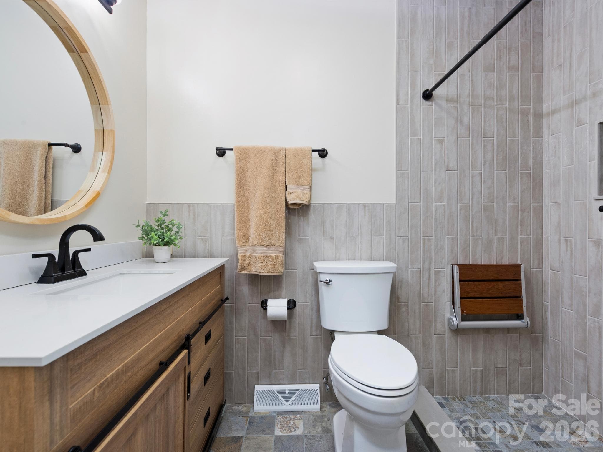 Tastefully Remodeled Bath - 1548 Bear Creek Road, Leicester