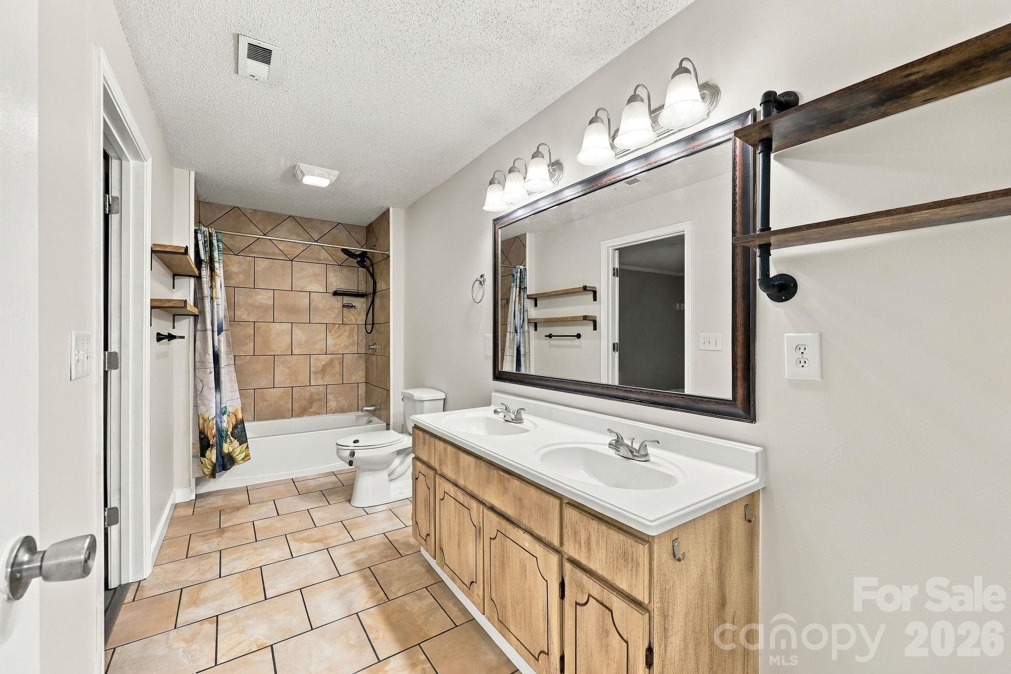 Single Family Residence at 16186 McLester Road, Oakboro, photo 15 of 45