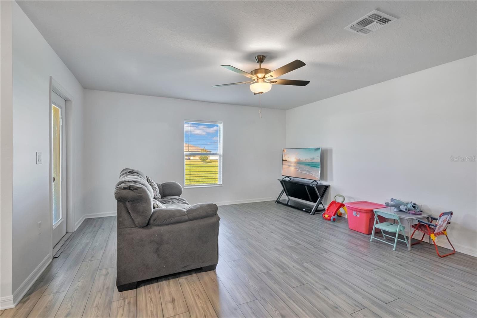 Single Family Residence at 12893 DEL LAGO DR, ASTATULA, photo 8 of 20
