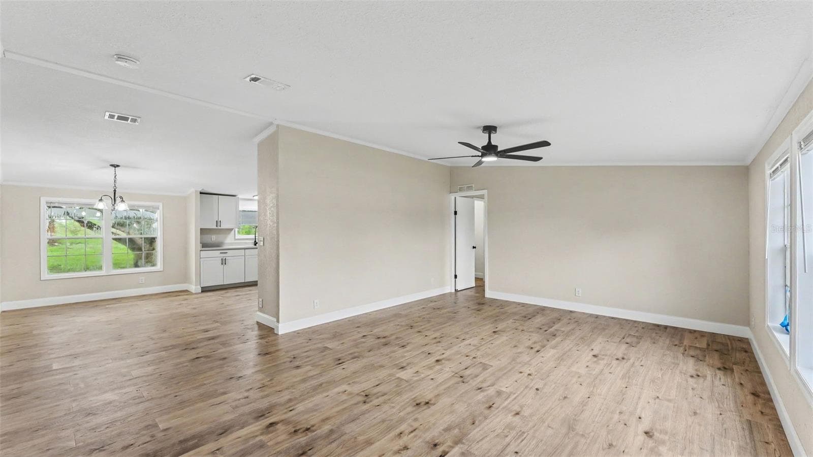 Manufactured Home at 207 BRADBURY RD, HAINES CITY, photo 4 of 26