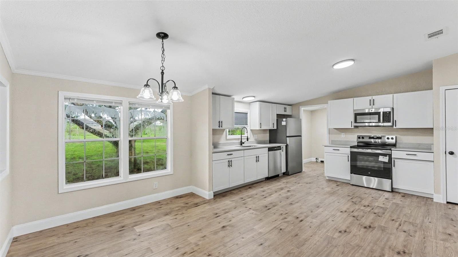Manufactured Home at 207 BRADBURY RD, HAINES CITY, photo 6 of 26