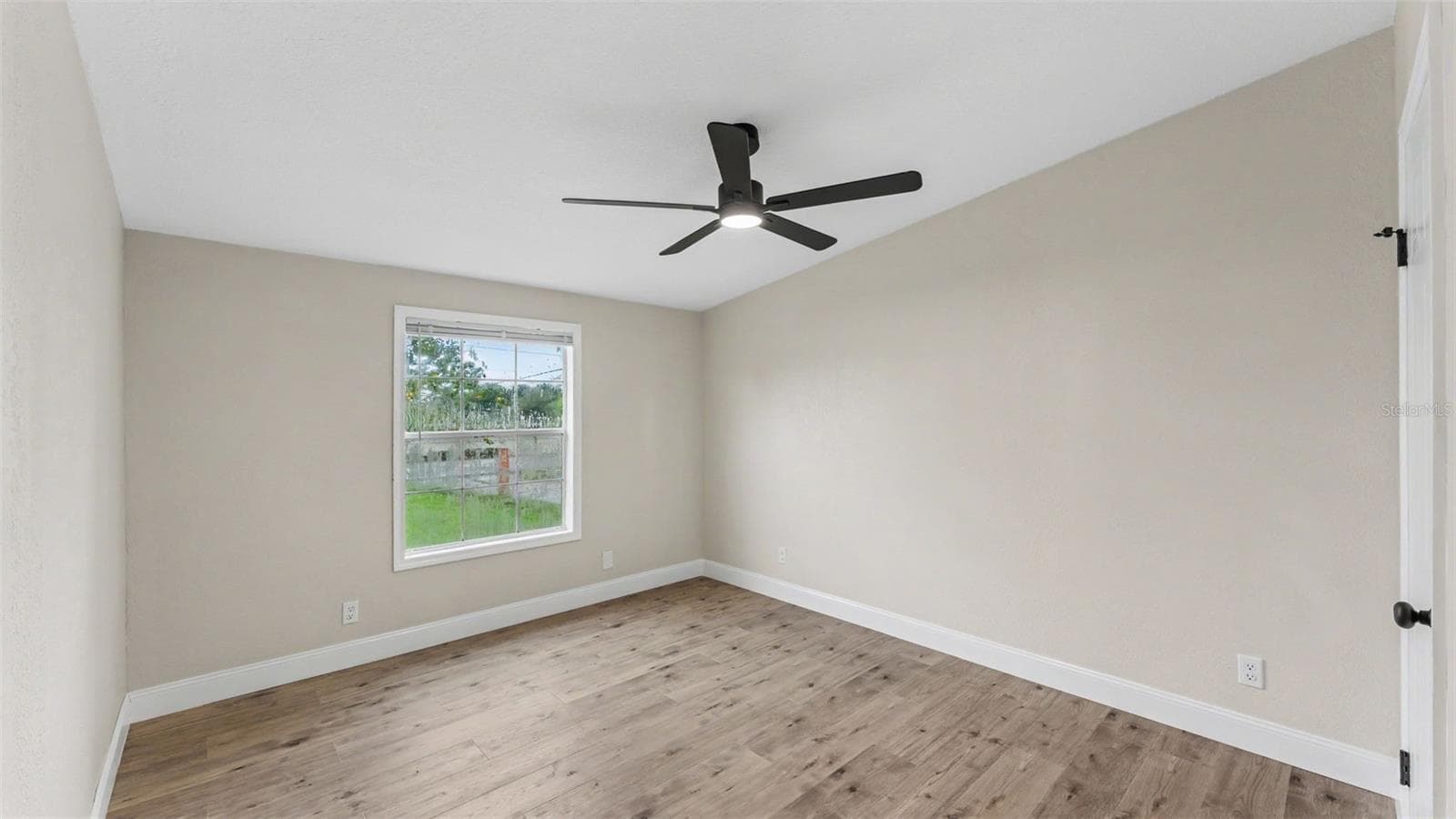 Manufactured Home at 207 BRADBURY RD, HAINES CITY, photo 15 of 26