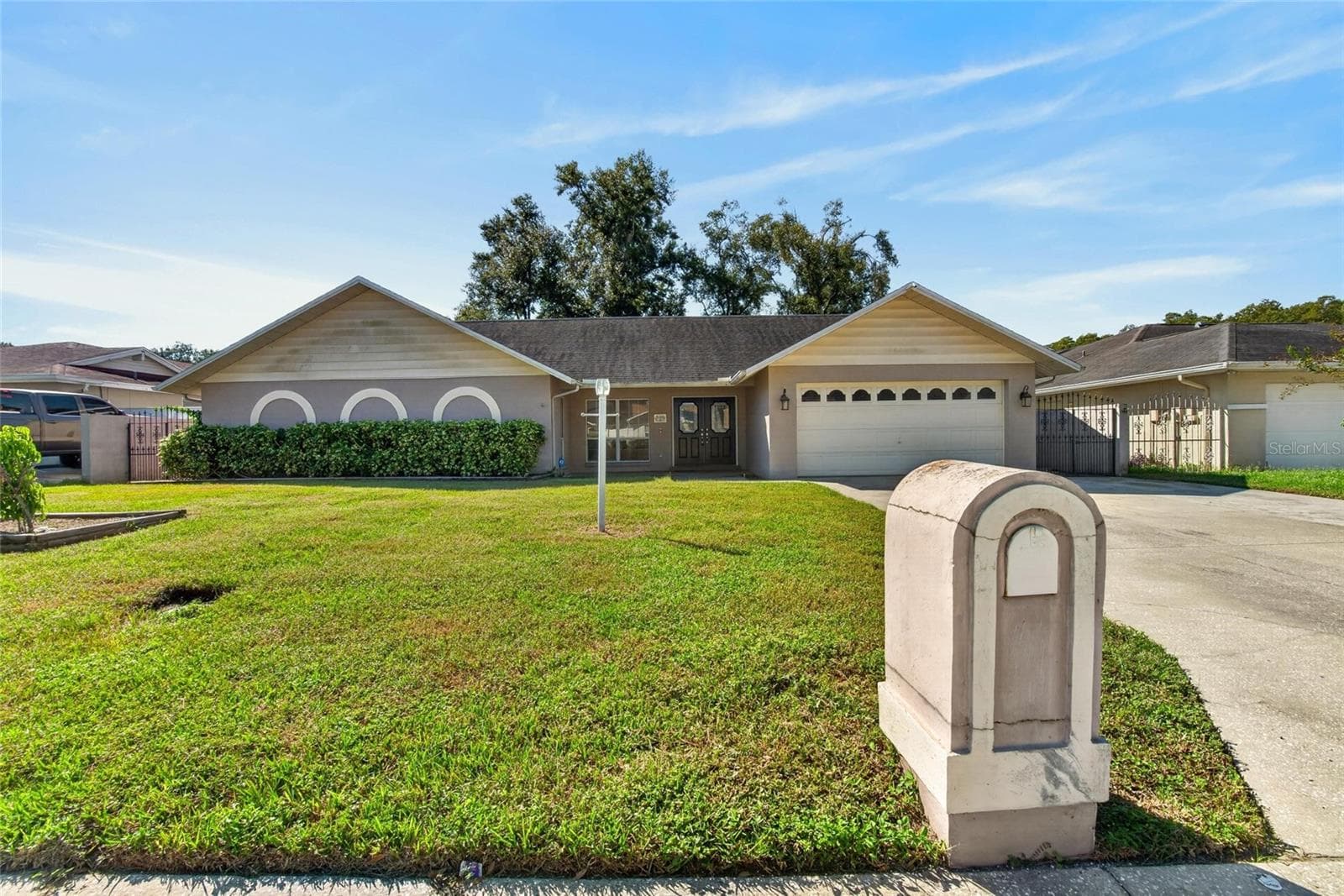 Single Family Residence at 3122 RESEDA CT, TAMPA, photo 3 of 62