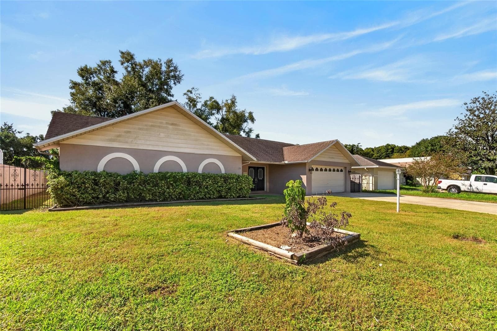 Single Family Residence at 3122 RESEDA CT, TAMPA, photo 4 of 62