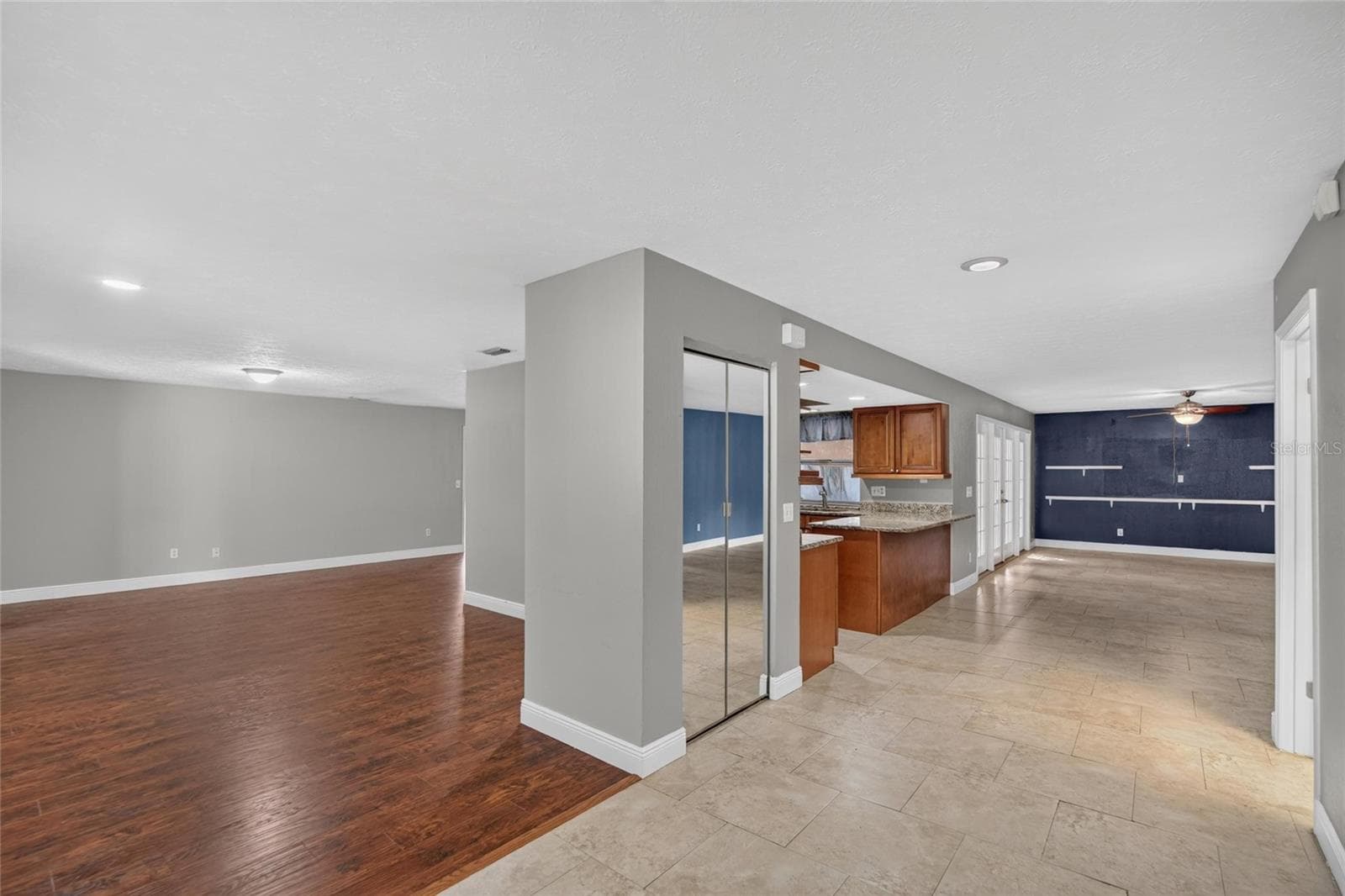 Single Family Residence at 3122 RESEDA CT, TAMPA, photo 6 of 62