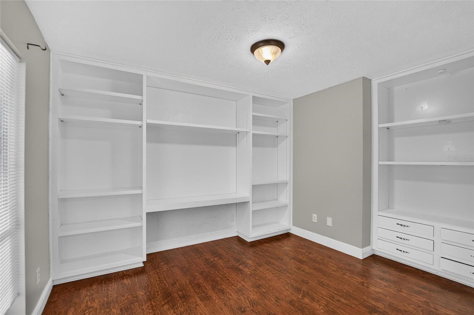 Single Family Residence at 3122 RESEDA CT, TAMPA, photo 10 of 62