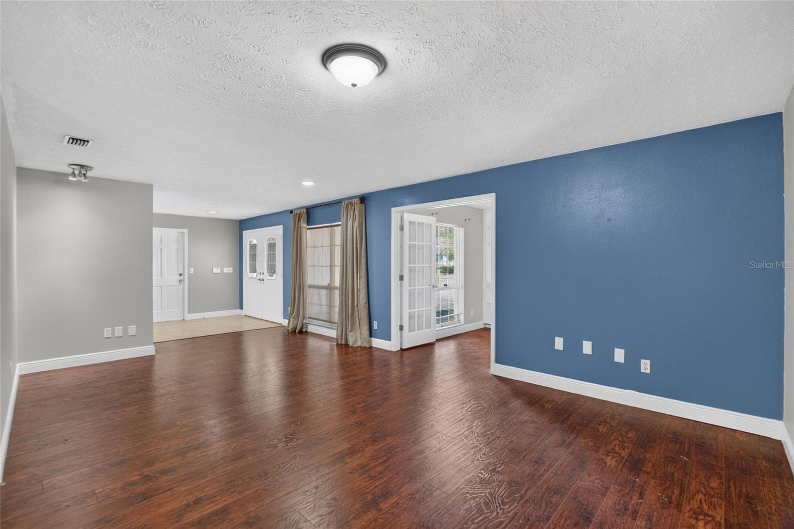 Single Family Residence at 3122 RESEDA CT, TAMPA, photo 16 of 62