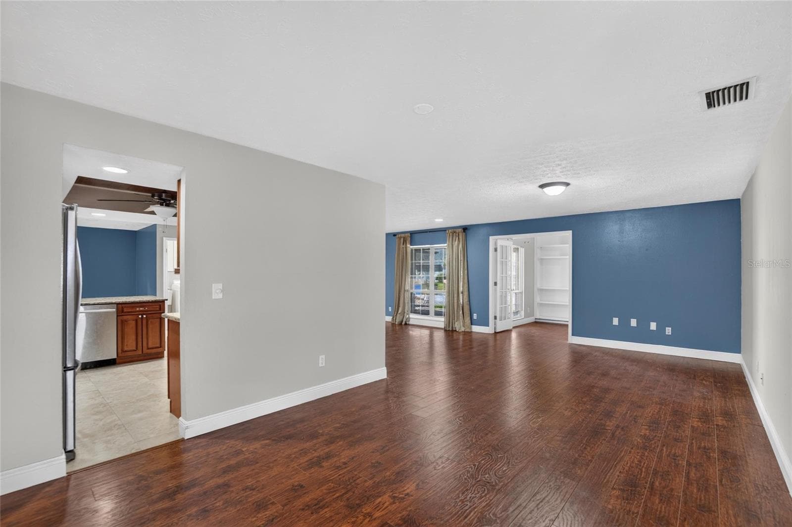 Single Family Residence at 3122 RESEDA CT, TAMPA, photo 17 of 62