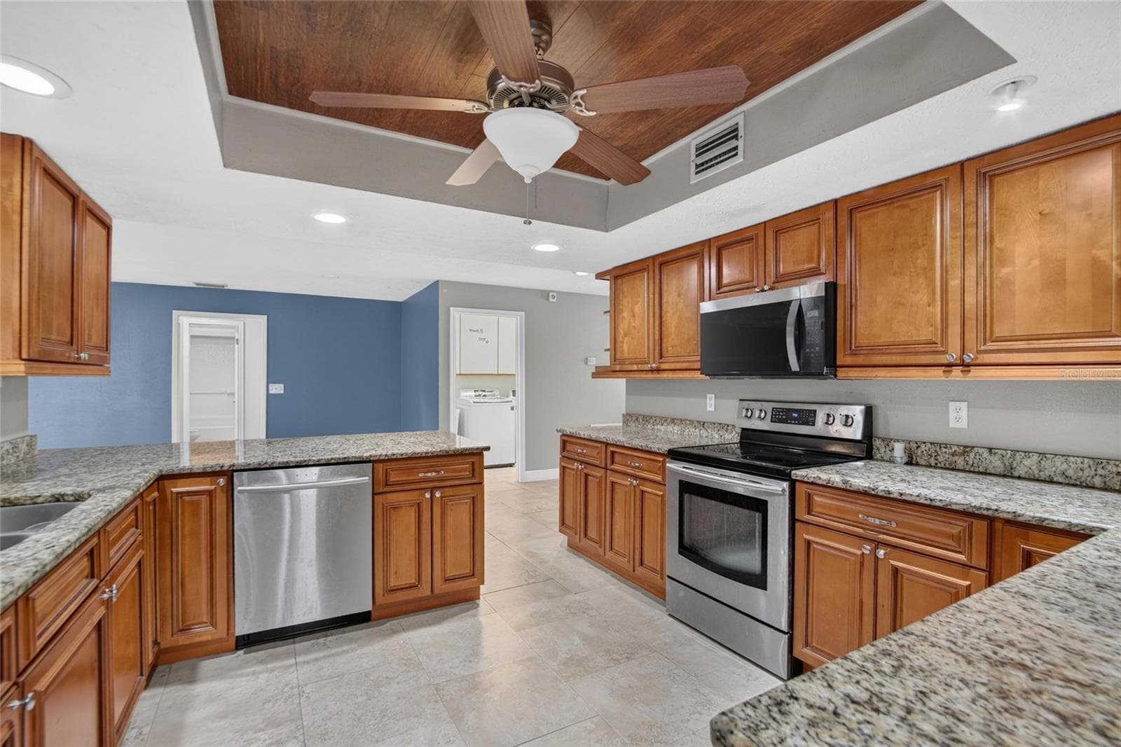 Single Family Residence at 3122 RESEDA CT, TAMPA, photo 29 of 62