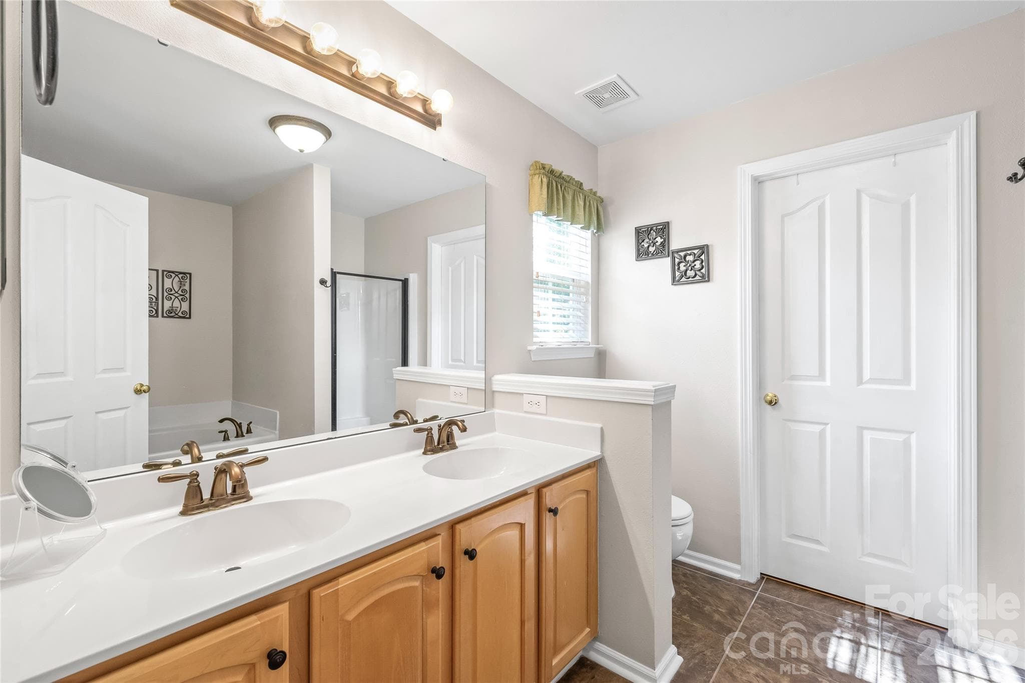 Single Family Residence at 15926 Bubbling Branch Lane, Charlotte, photo 32 of 54