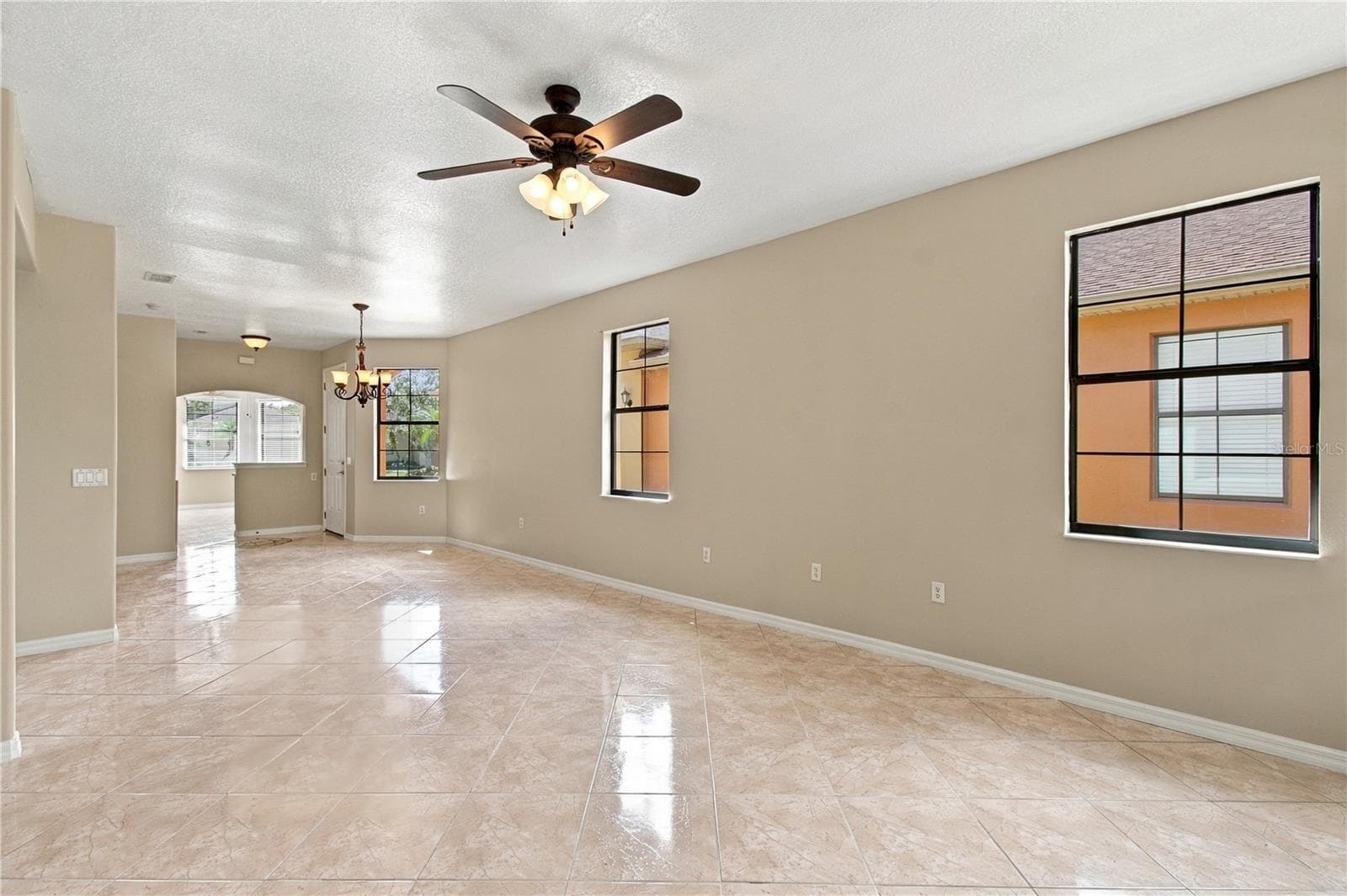 Living Room/Dining Room - 864 GRAND CANAL DR, POINCIANA