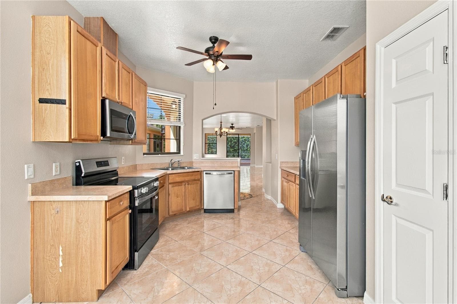 Single Family Residence at 864 GRAND CANAL DR, POINCIANA, photo 17 of 59