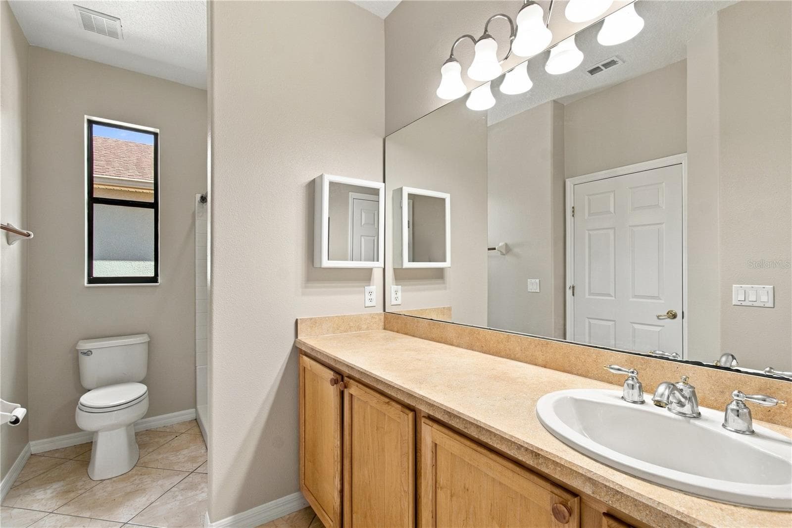 Single Family Residence at 864 GRAND CANAL DR, POINCIANA, photo 30 of 59