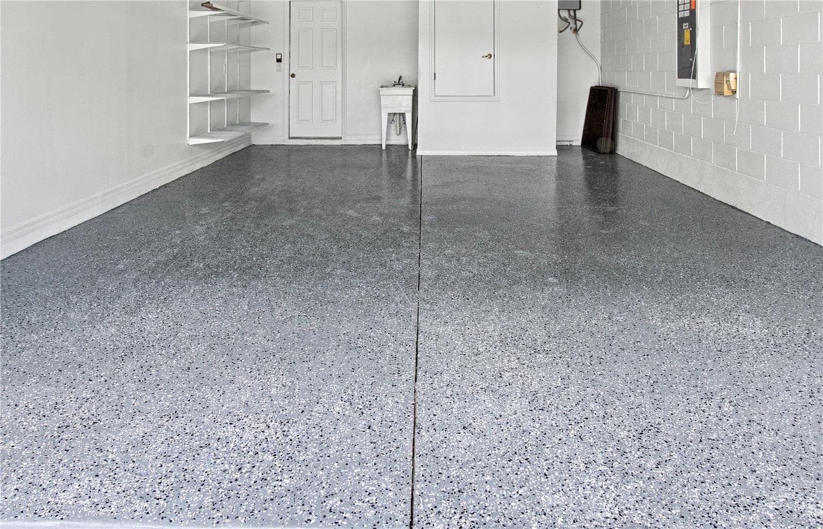 Newly Epoxied Garage Floors - 864 GRAND CANAL DR, POINCIANA