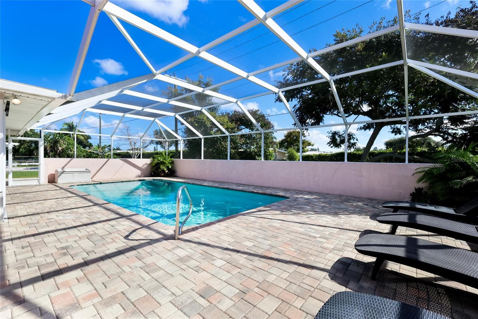 Huge Pool and Deck - 3327 S LOCKWOOD RIDGE RD, SARASOTA