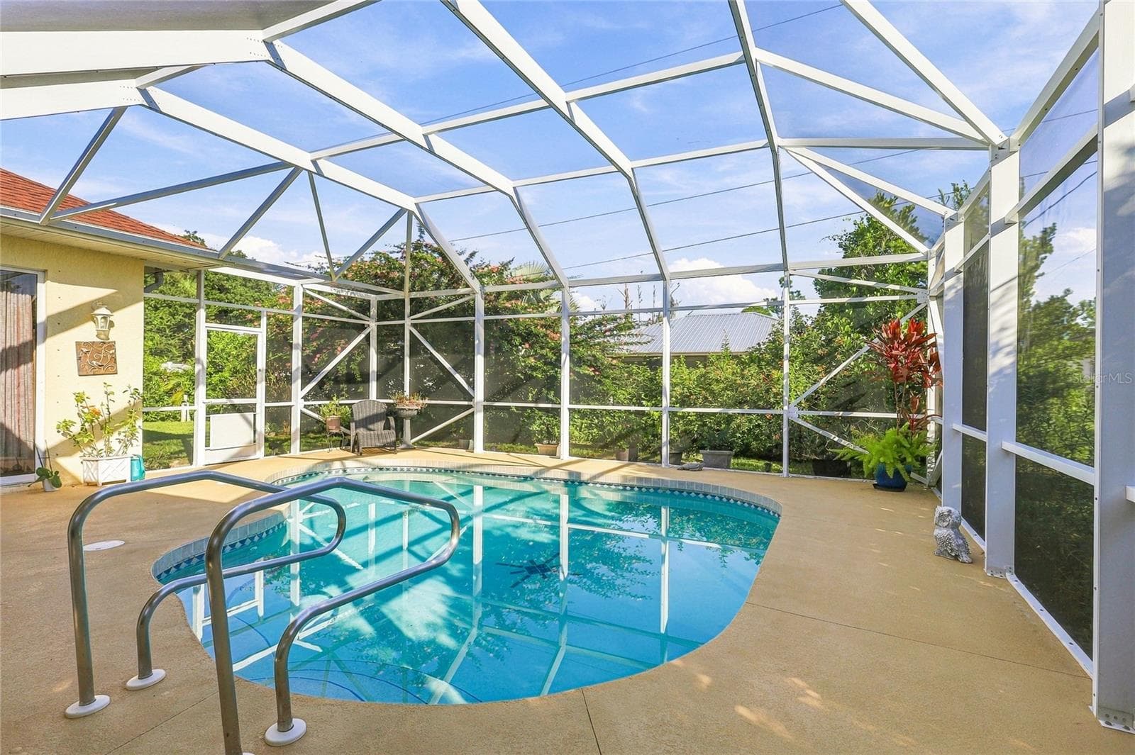 Pool home - 4364 SKYWAY AVE, NORTH PORT
