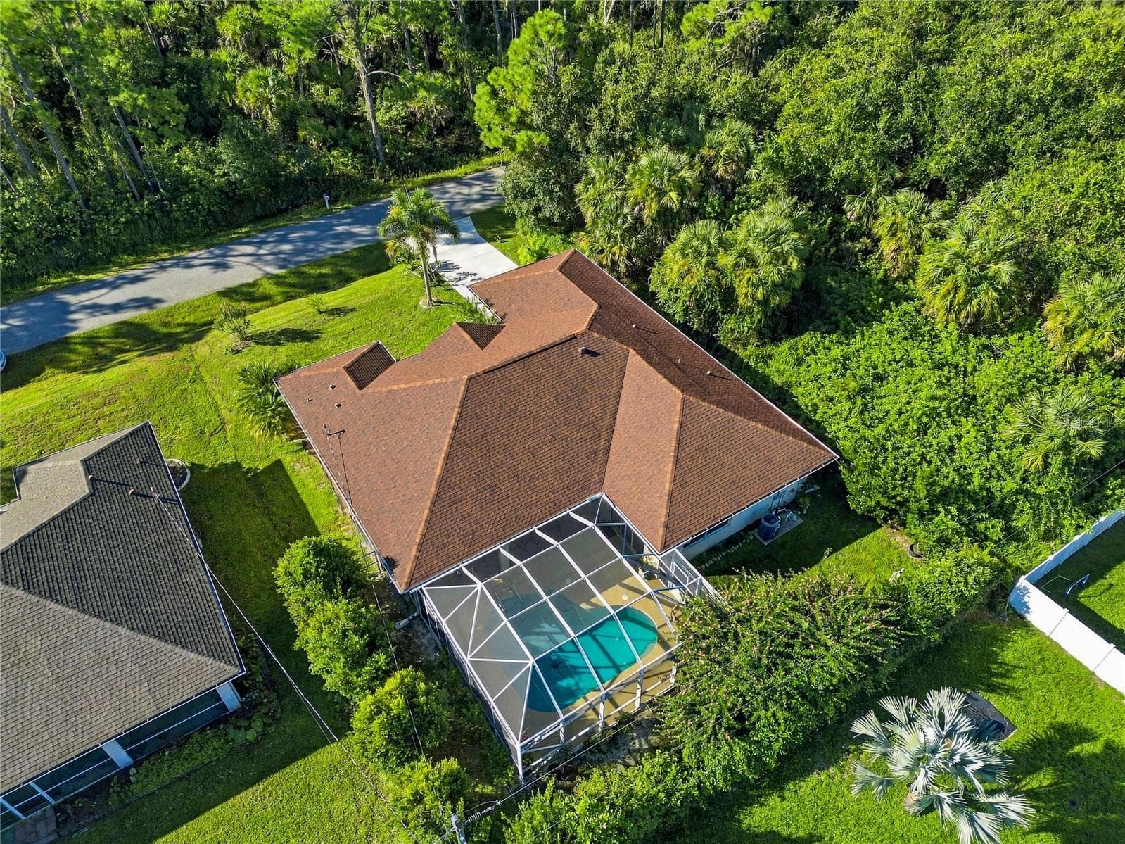 private backyard - 4364 SKYWAY AVE, NORTH PORT