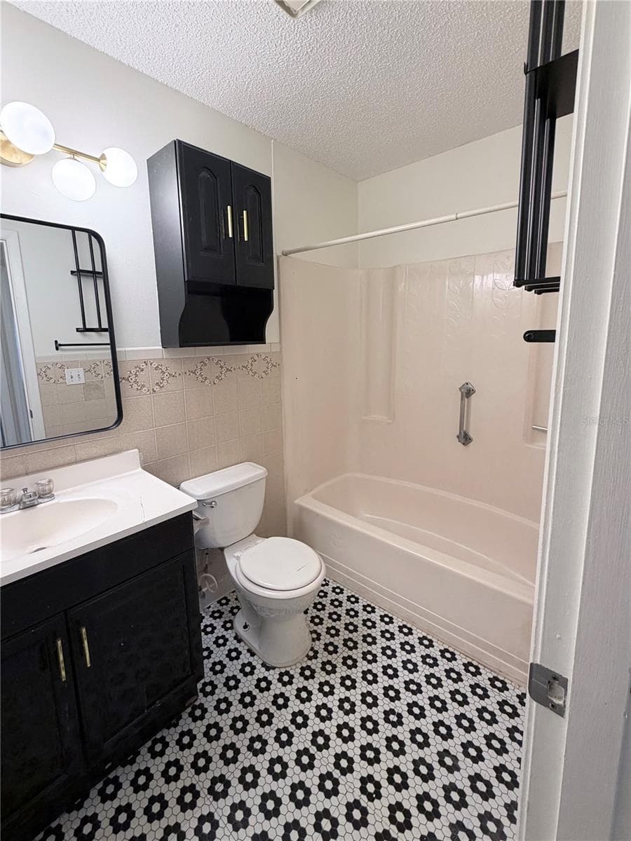 Condominium at 1119 68TH AVENUE DR W #1119, BRADENTON, photo 4 of 15