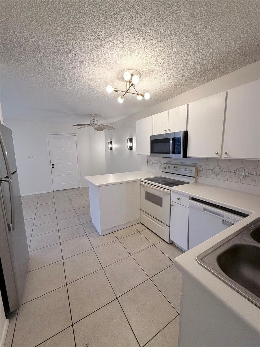 Condominium at 1119 68TH AVENUE DR W #1119, BRADENTON, photo 5 of 15