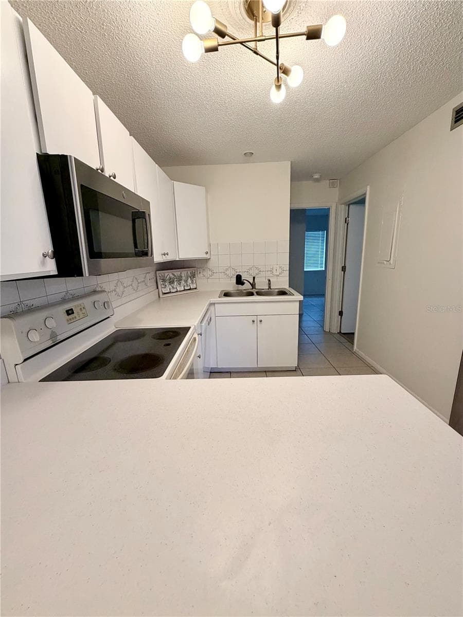Condominium at 1119 68TH AVENUE DR W #1119, BRADENTON, photo 7 of 15
