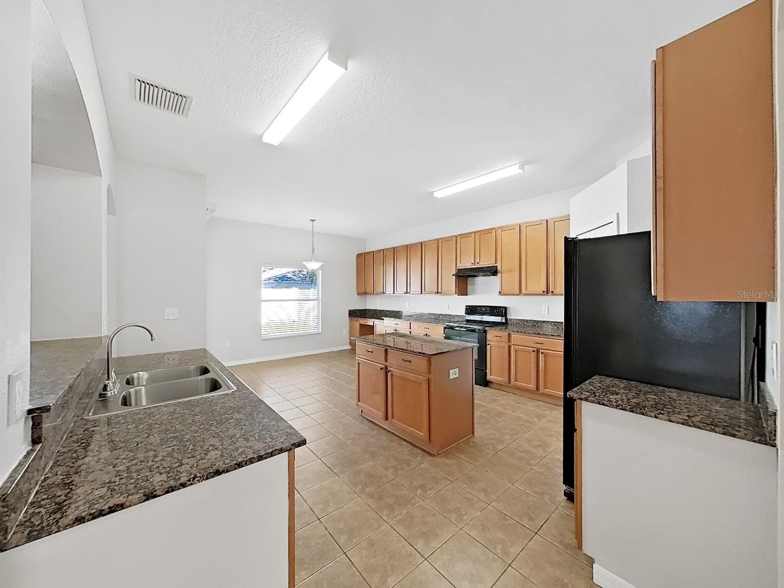 kitchen - 8427 CARRIAGE POINTE DR, GIBSONTON