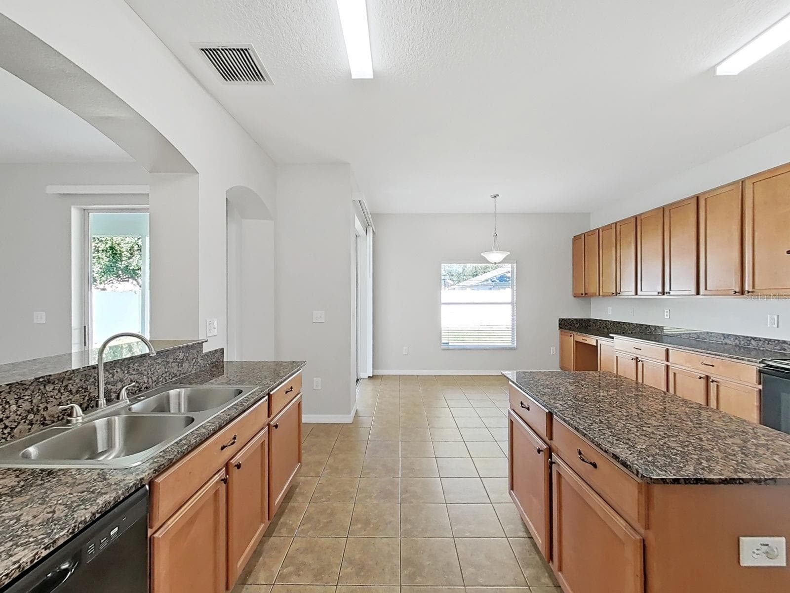 kitchen - 8427 CARRIAGE POINTE DR, GIBSONTON