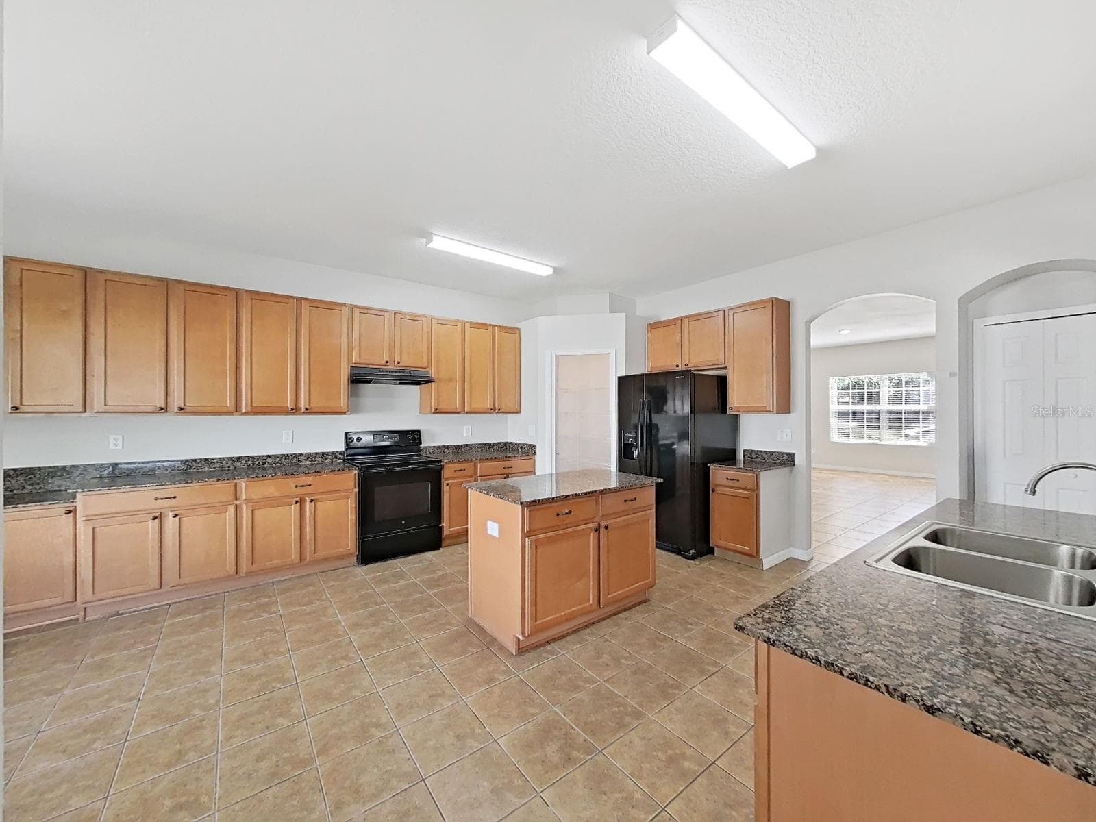 kitchen - 8427 CARRIAGE POINTE DR, GIBSONTON