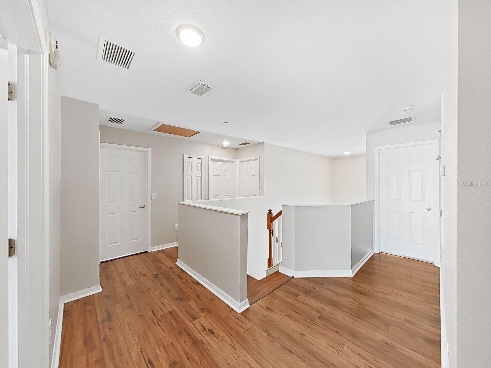 upstair hallway - 8427 CARRIAGE POINTE DR, GIBSONTON