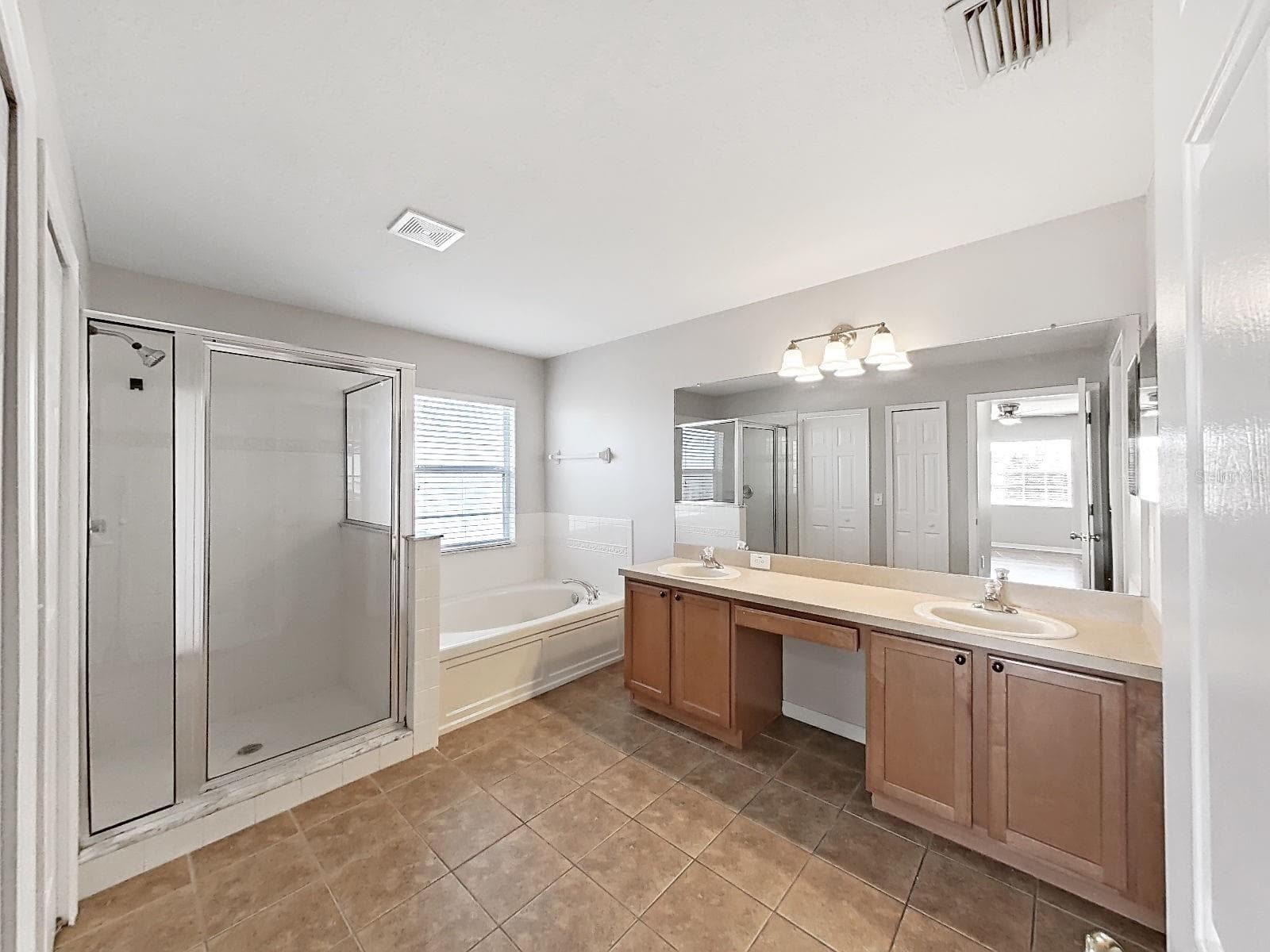 master bath - 8427 CARRIAGE POINTE DR, GIBSONTON