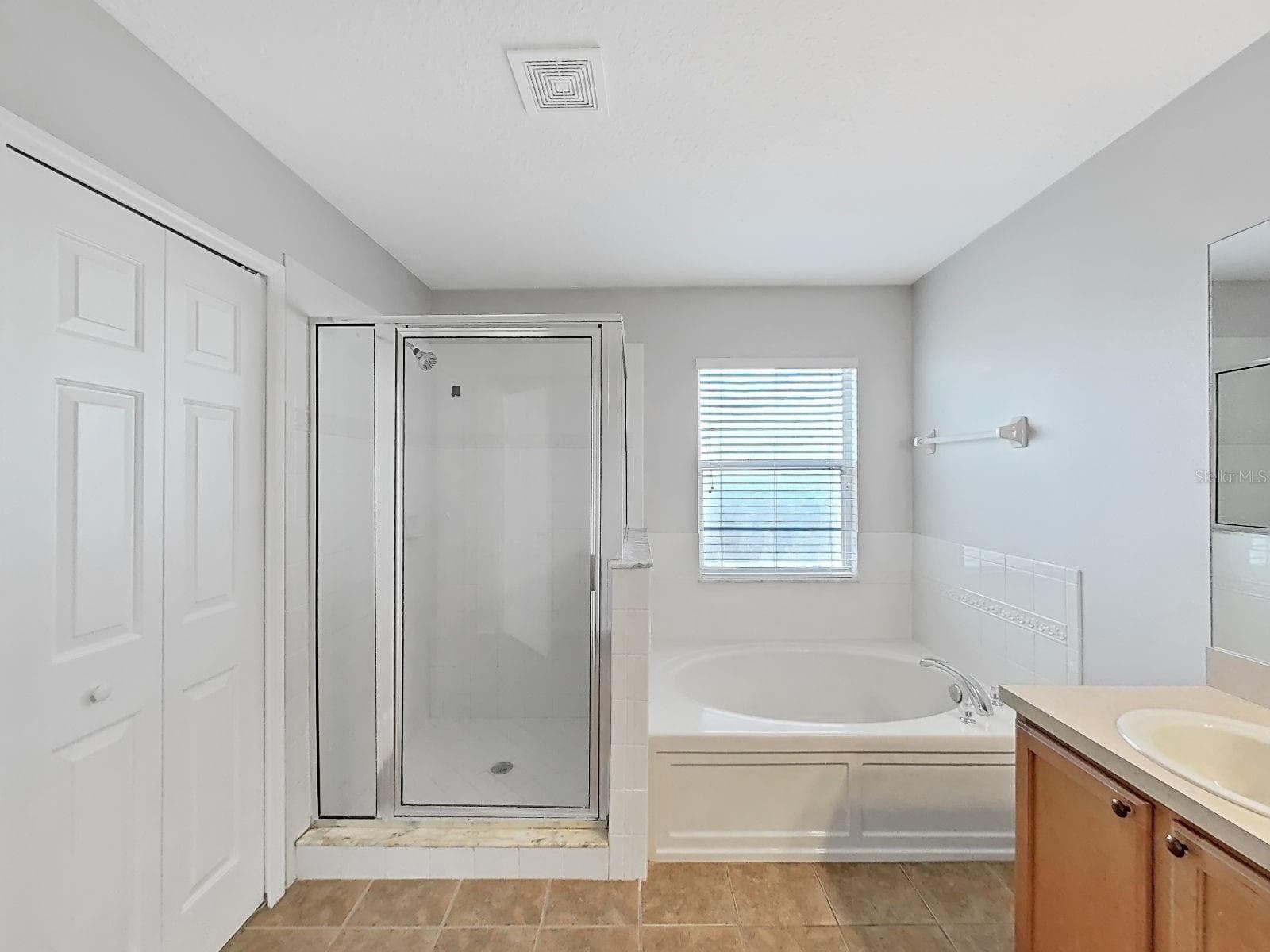 master bath - 8427 CARRIAGE POINTE DR, GIBSONTON